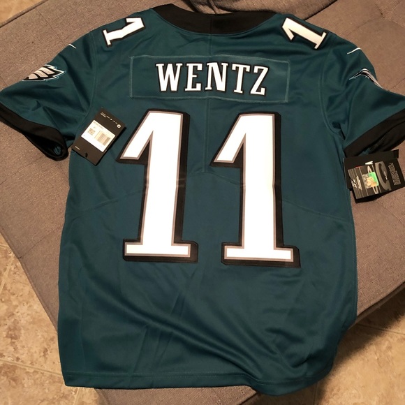 Nike shirt - Picture 1 of 3